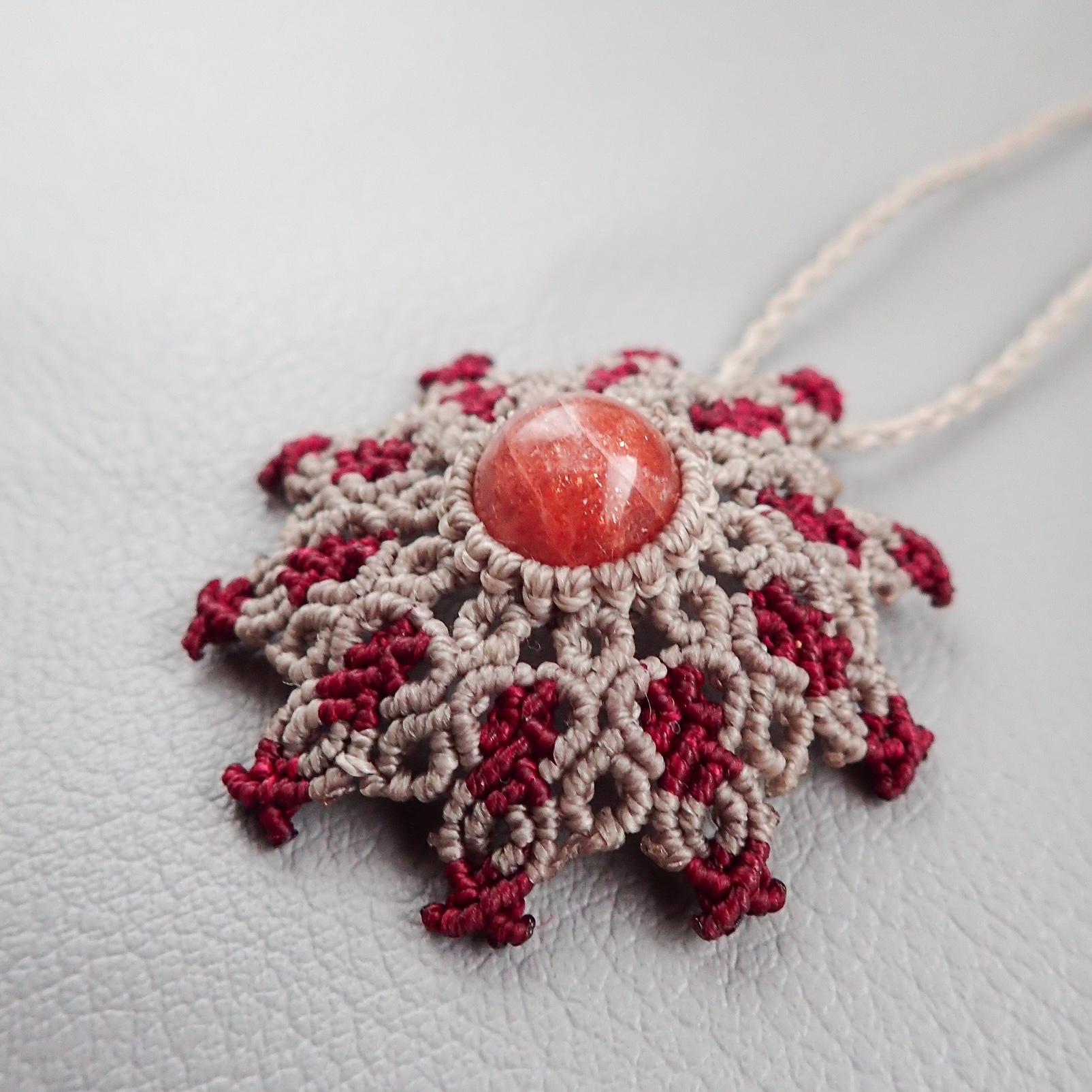 サンストーン 太陽モチーフのマクラメネックレス | 4枚目