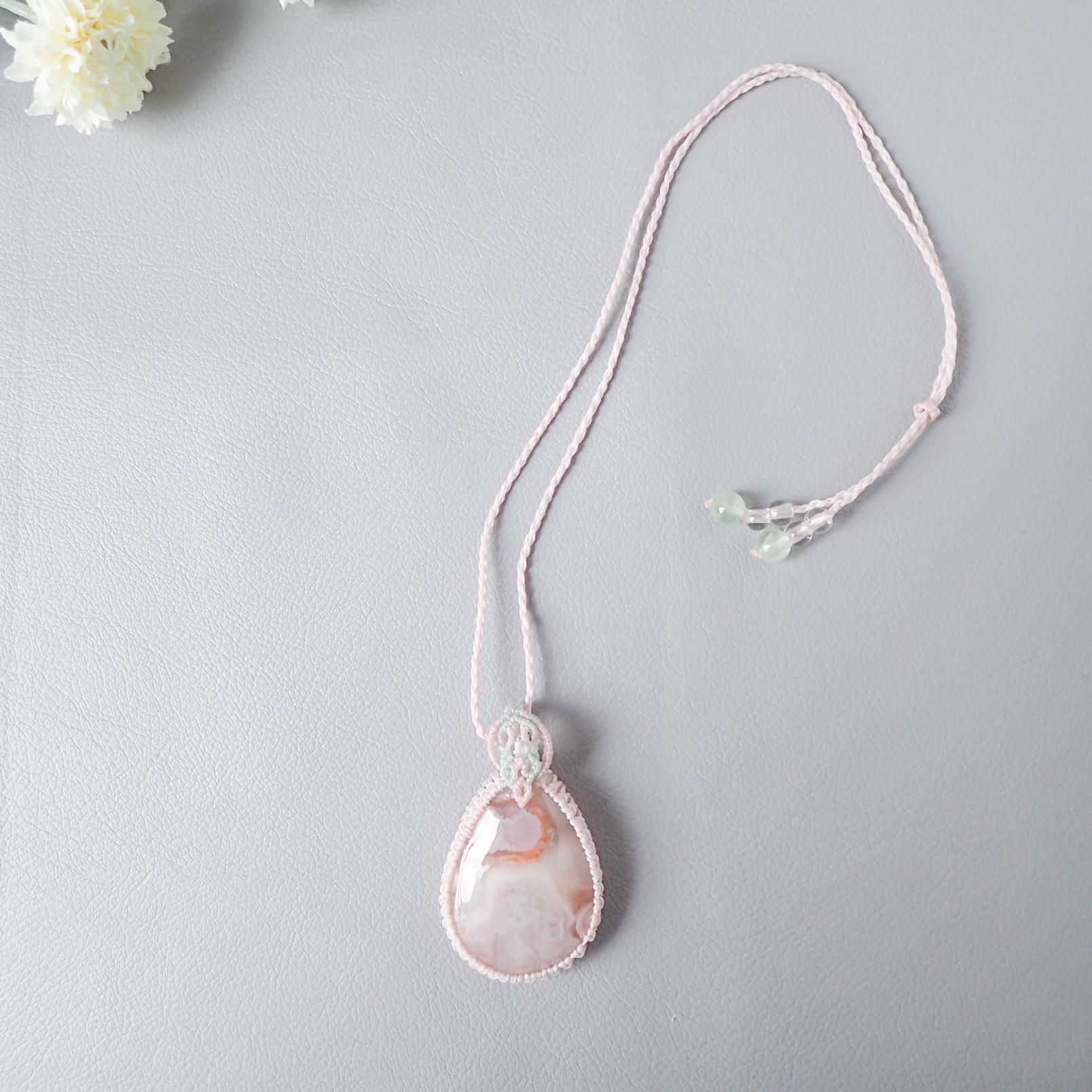 桜瑪瑙 大粒マクラメペンダント｜一点もの・春色天然石ネックレス | 6枚目